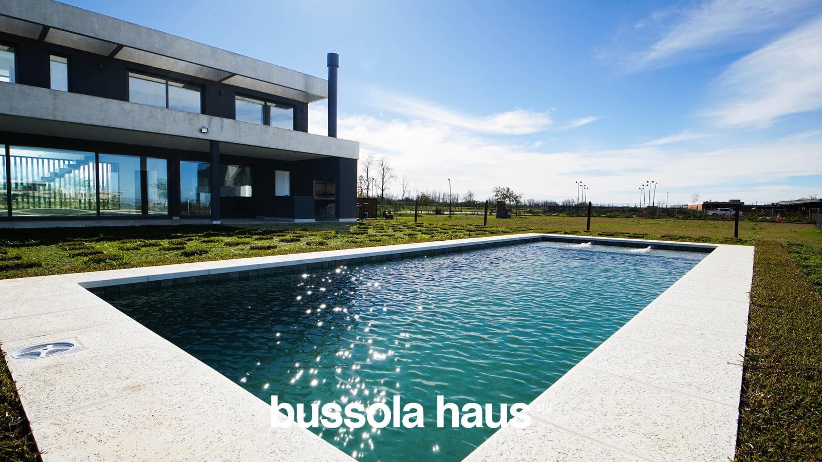 5-room house for sale with a pool in Amarras Puertos Escobar