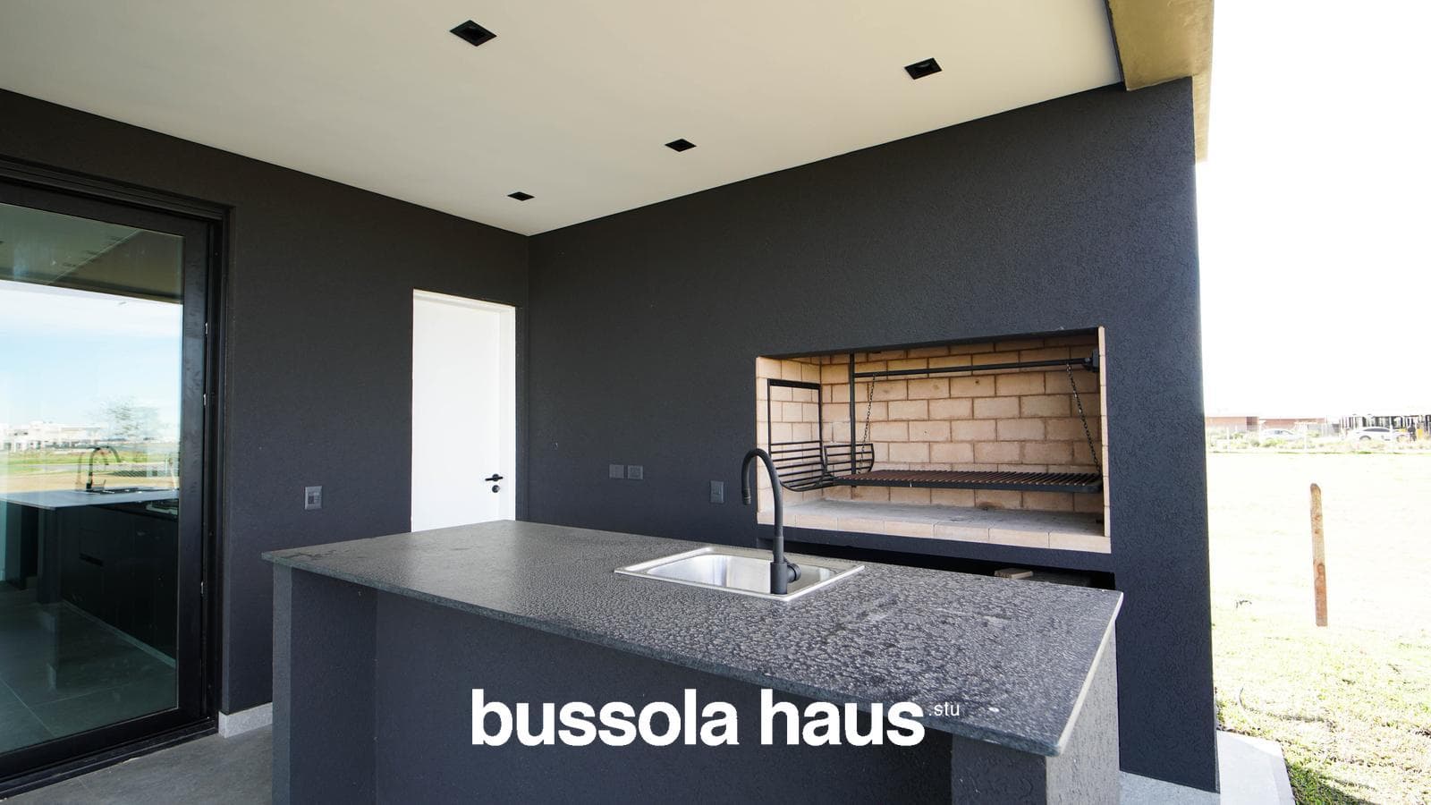 5-room house for sale with a pool in Amarras Puertos Escobar