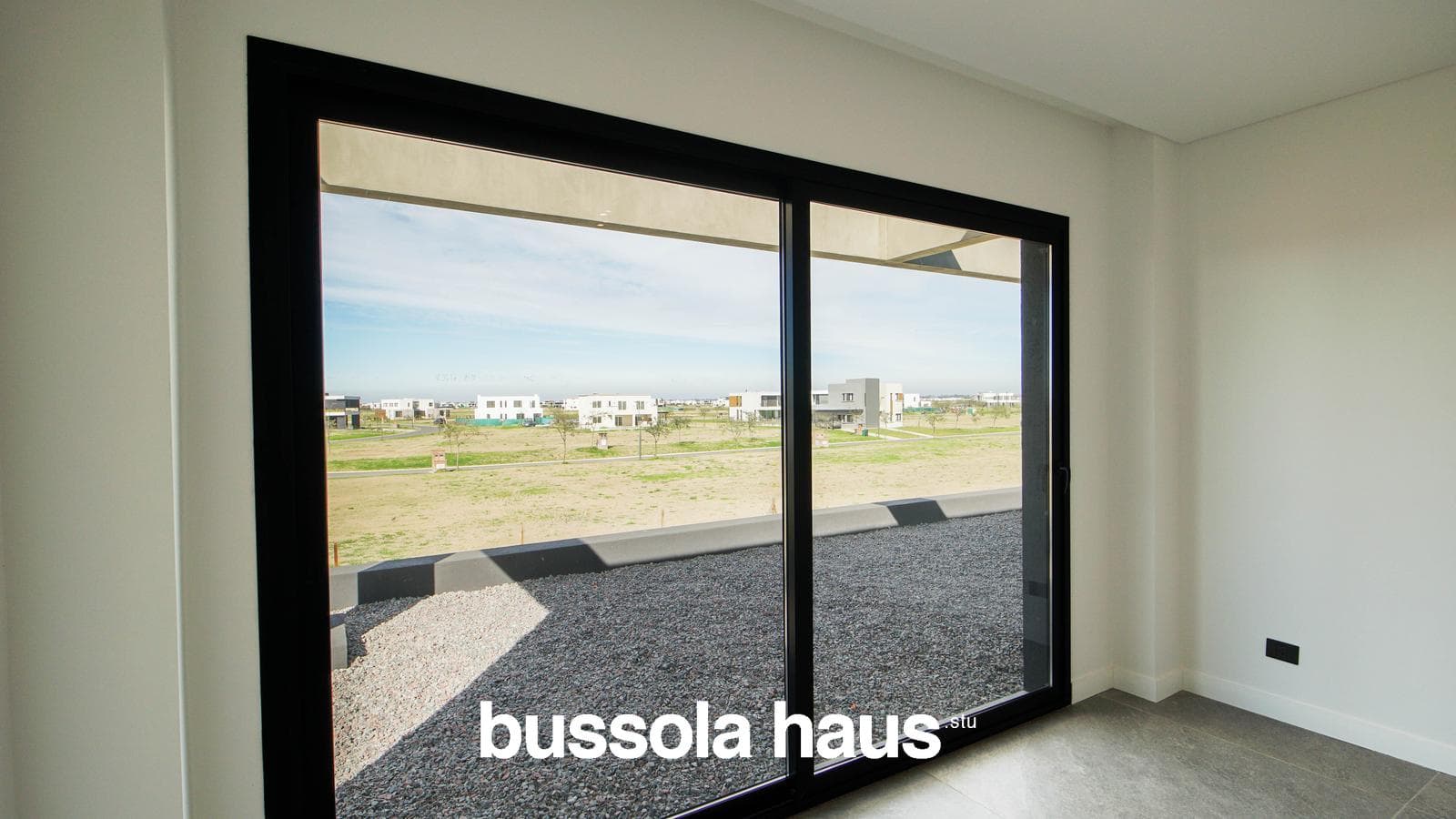 5-room house for sale with a pool in Amarras Puertos Escobar