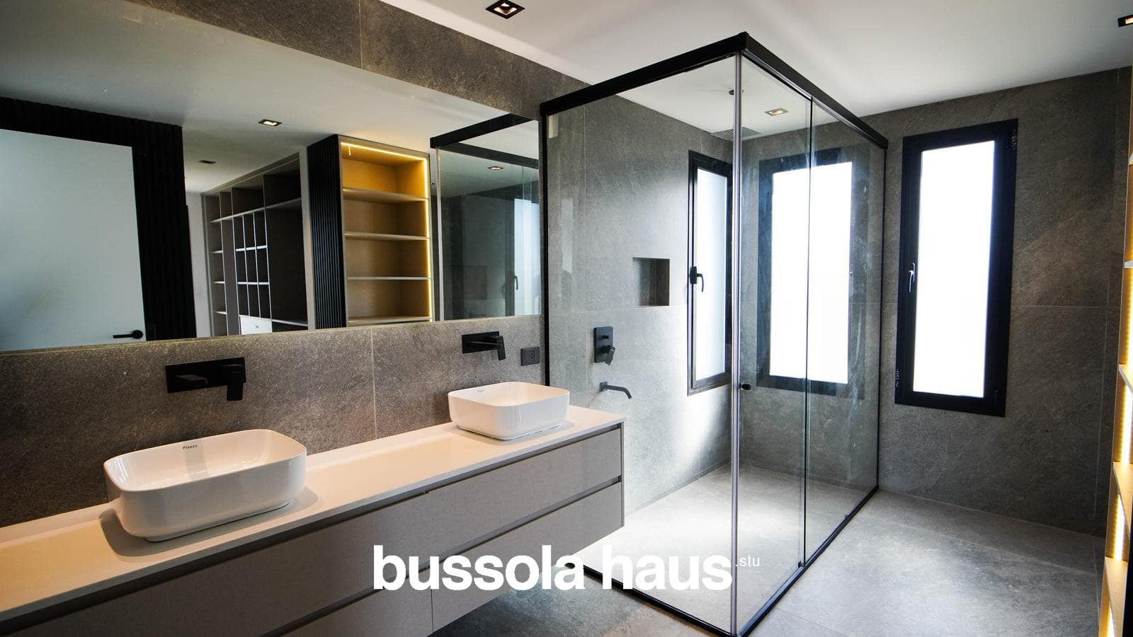 5-room house for sale with a pool in Amarras Puertos Escobar