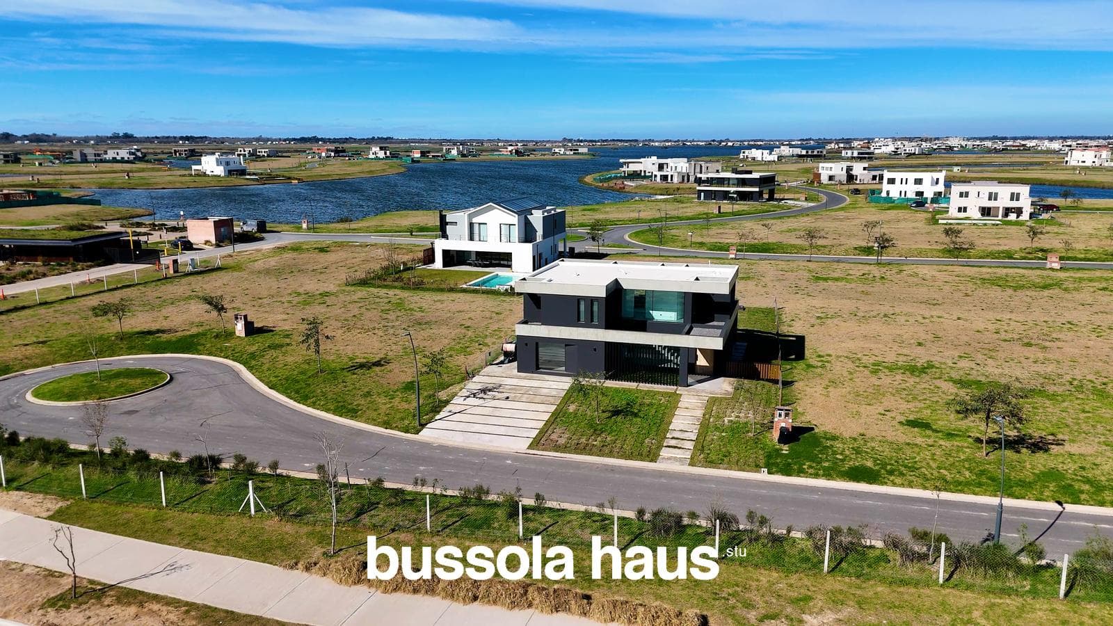 5-room house for sale with a pool in Amarras Puertos Escobar