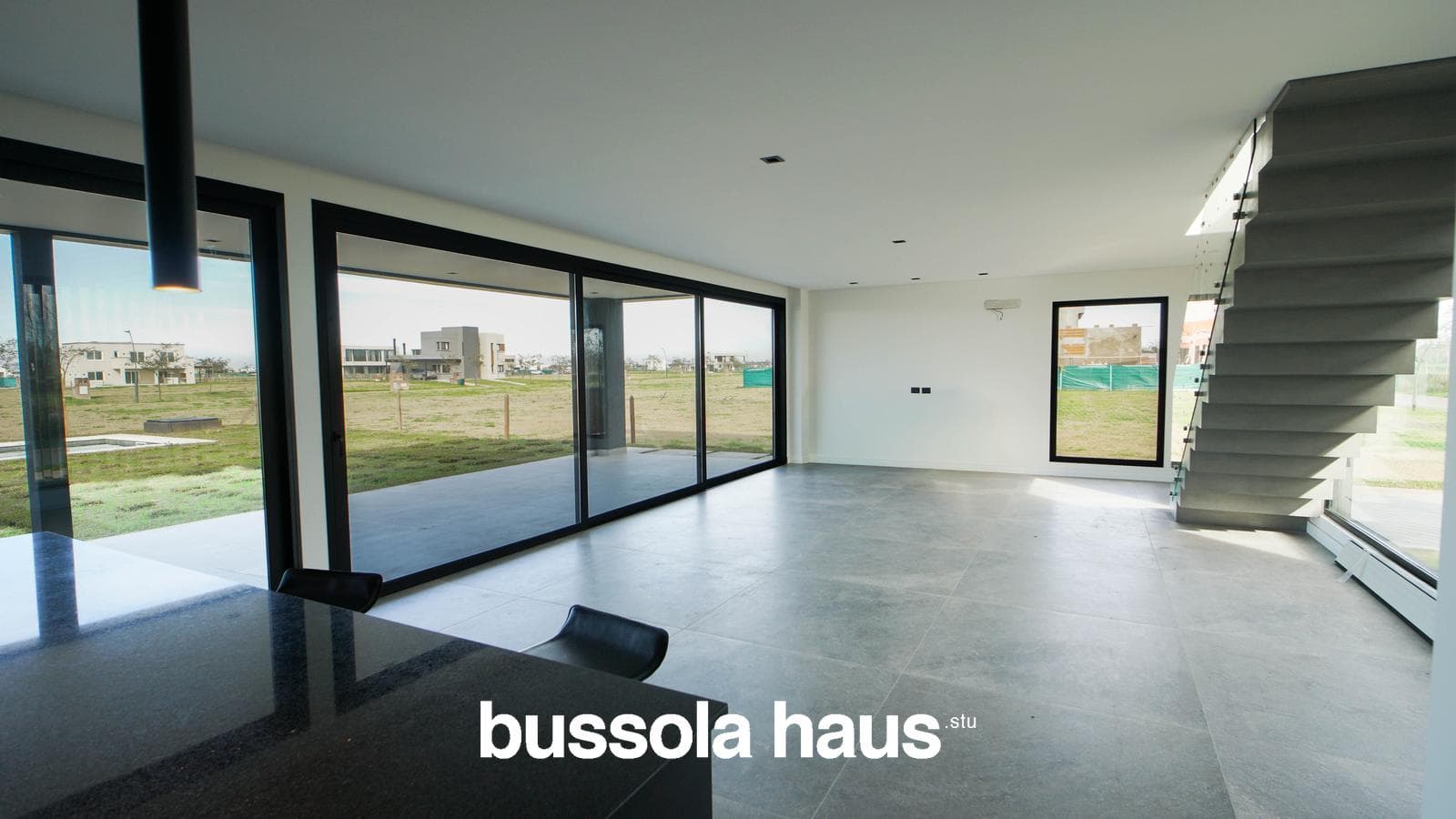 5-room house for sale with a pool in Amarras Puertos Escobar