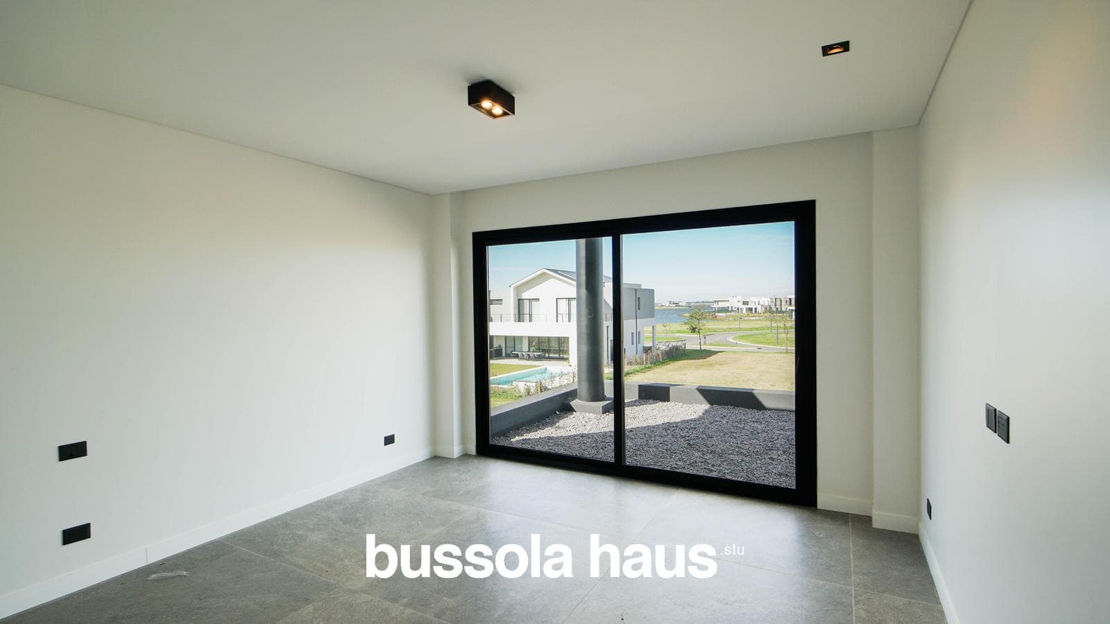 5-room house for sale with a pool in Amarras Puertos Escobar
