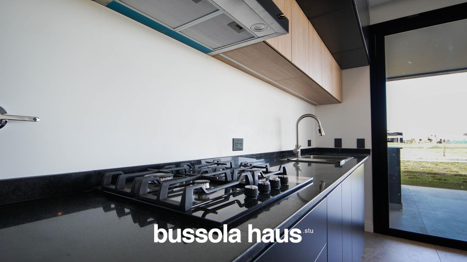 5-room house for sale with a pool in Amarras Puertos Escobar