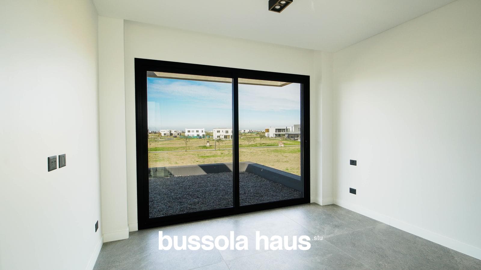5-room house for sale with a pool in Amarras Puertos Escobar