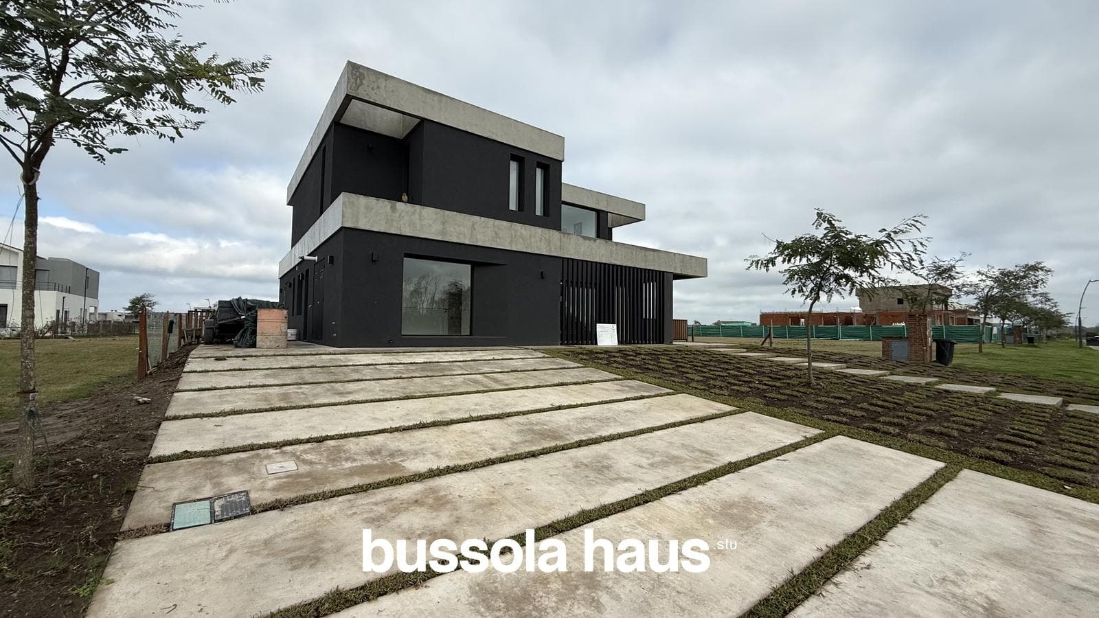 5-room house for sale with a pool in Amarras Puertos Escobar