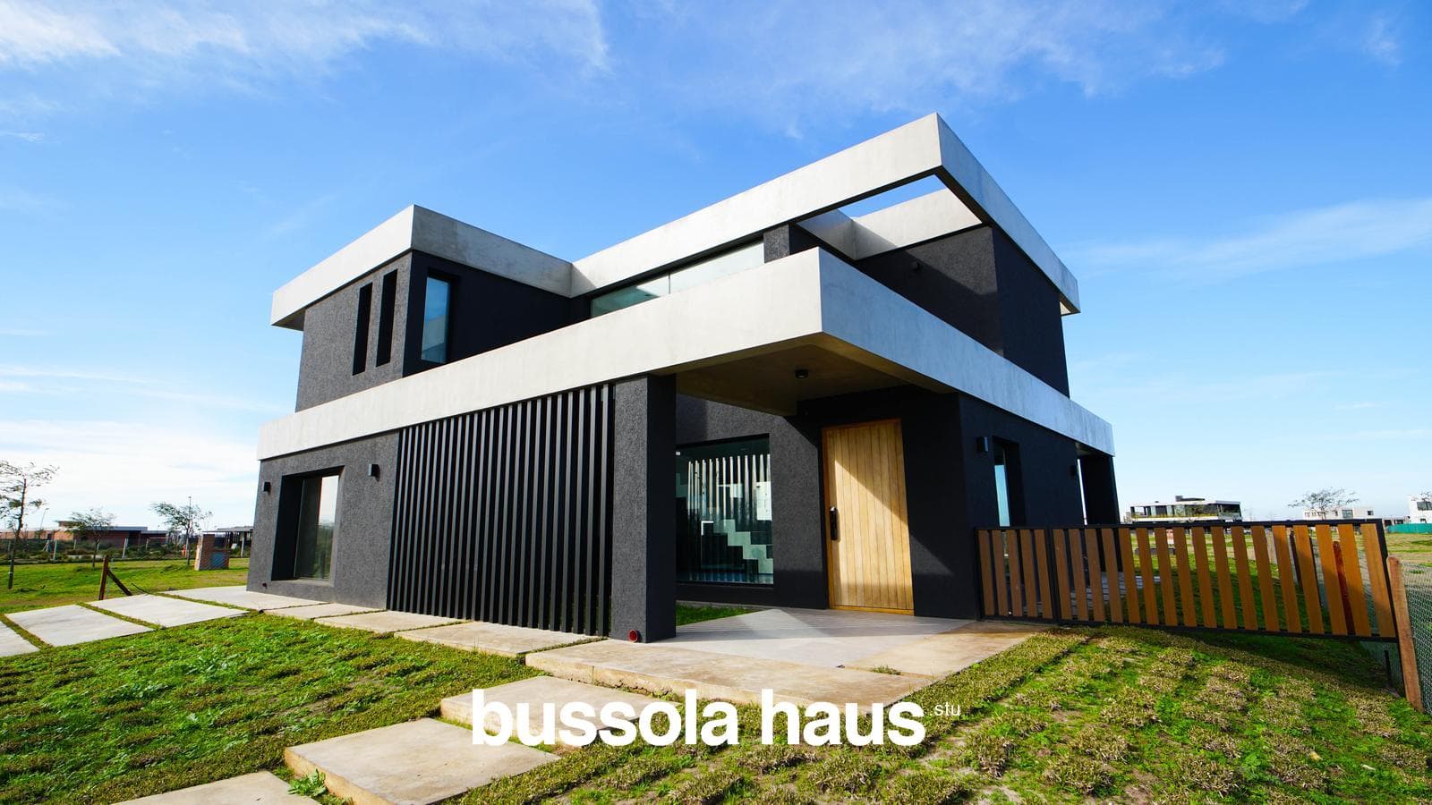 5-room house for sale with a pool in Amarras Puertos Escobar