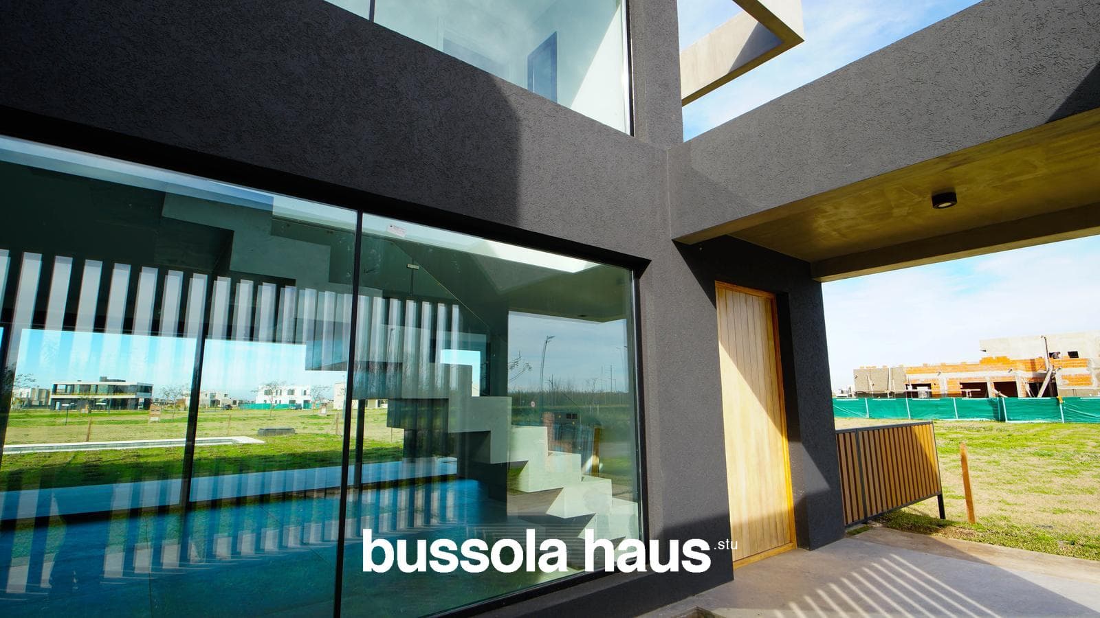 5-room house for sale with a pool in Amarras Puertos Escobar