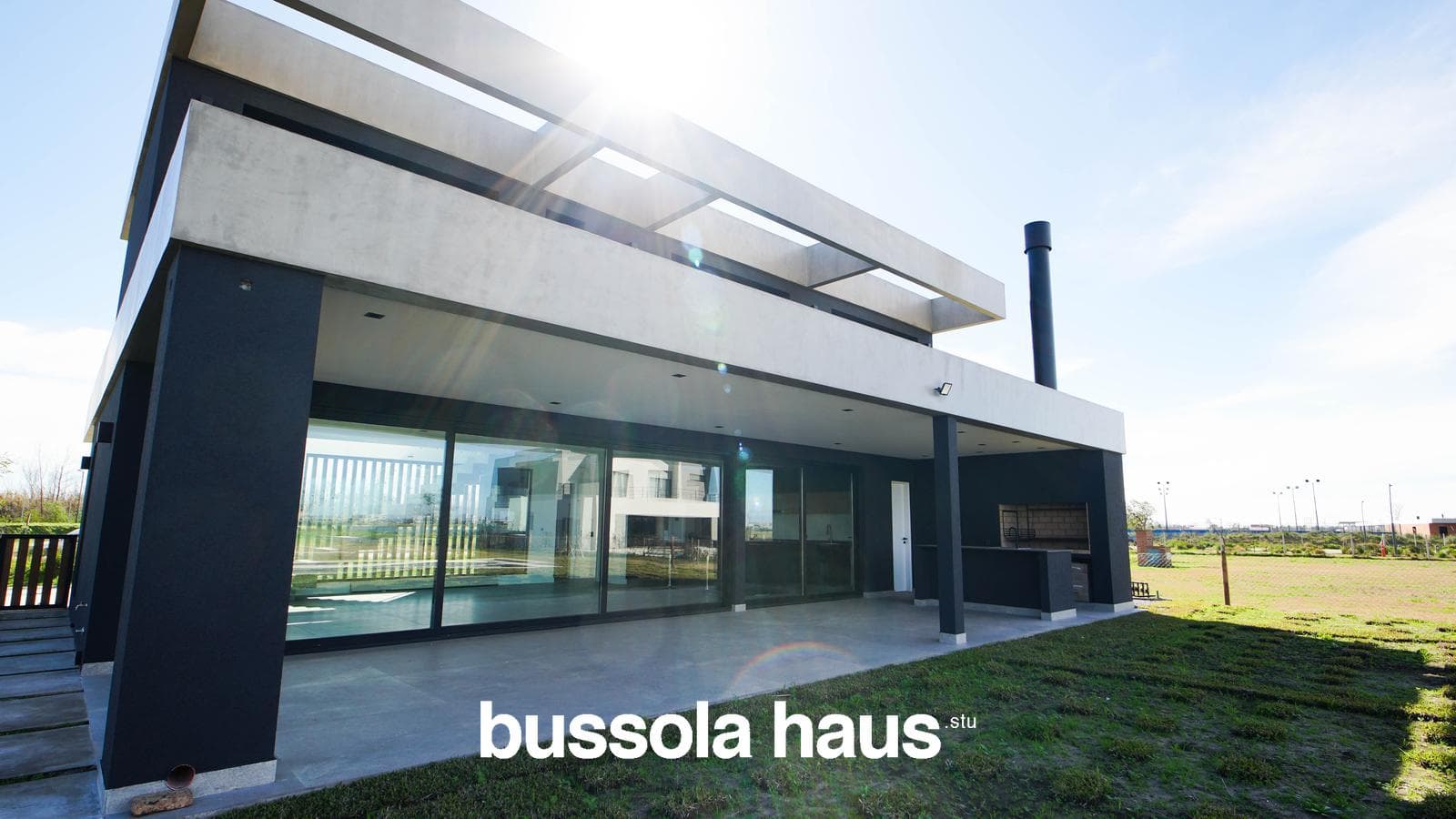 5-room house for sale with a pool in Amarras Puertos Escobar