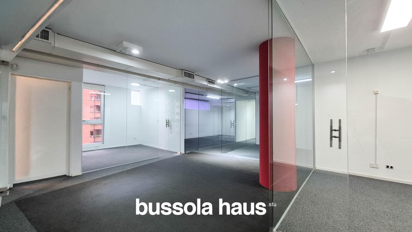 Office for rent on Libertador Avenue in Belgrano, with garage