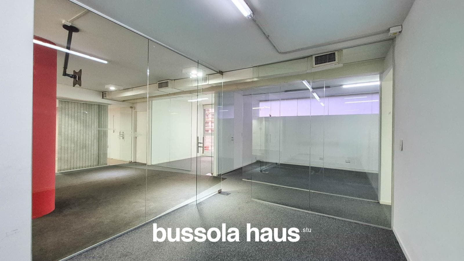 Office for rent on Libertador Avenue in Belgrano, with garage