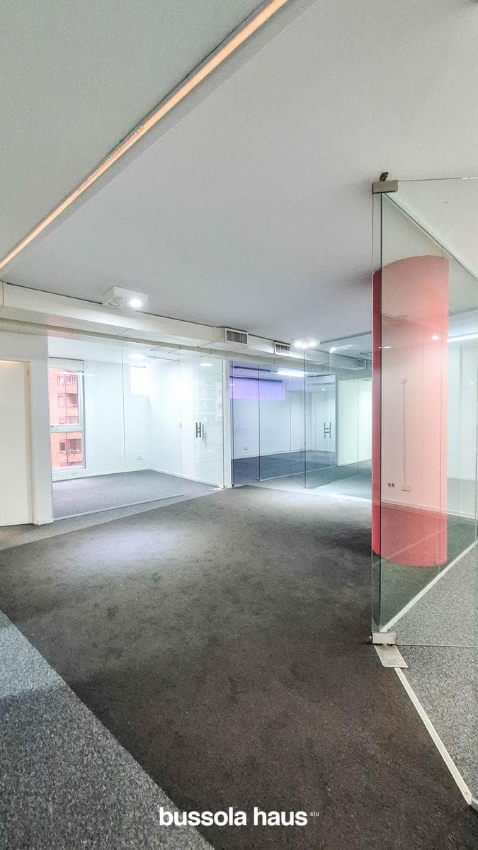 Office for rent on Libertador Avenue in Belgrano, with garage