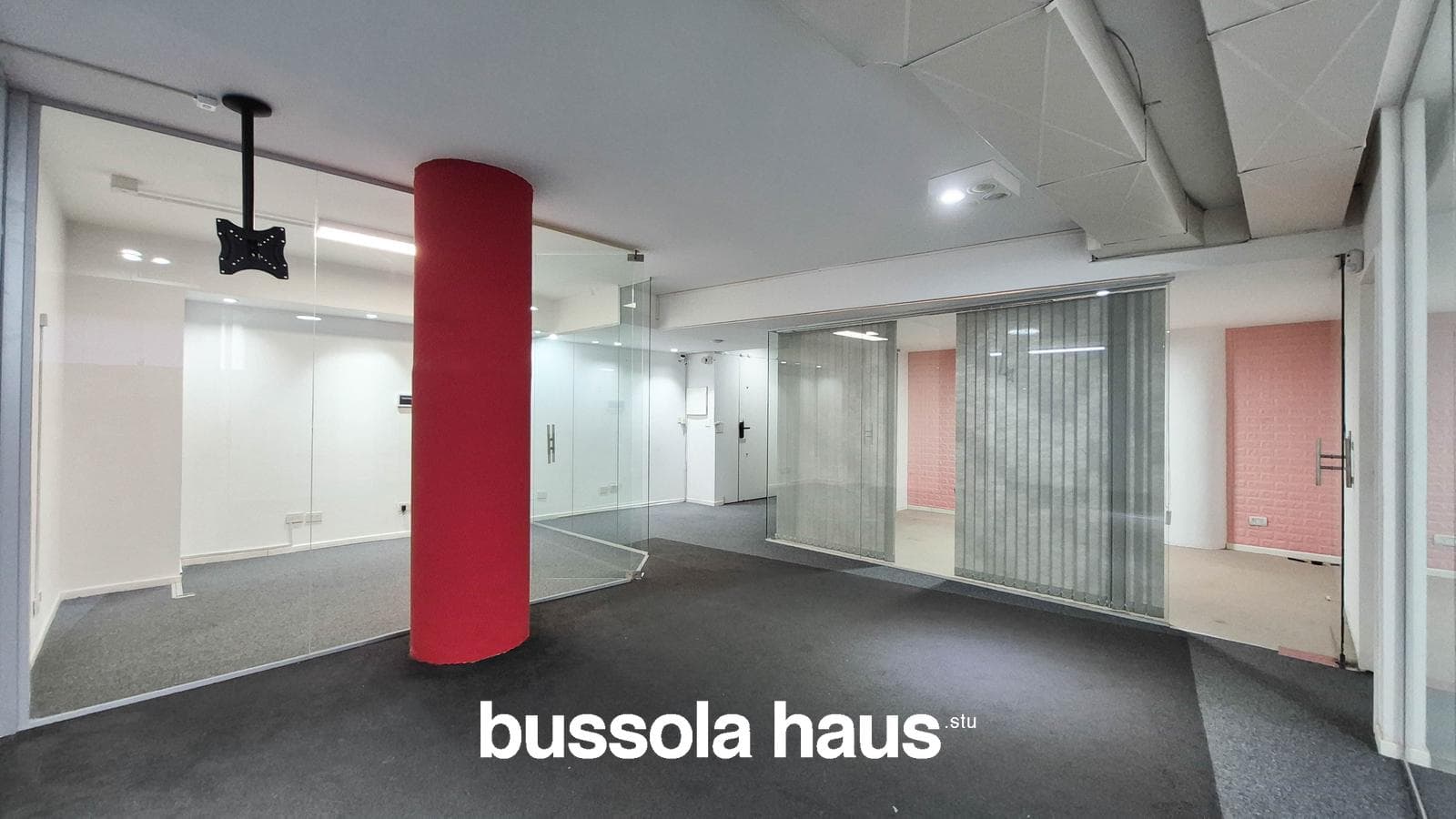 Office for rent on Libertador Avenue in Belgrano, with garage