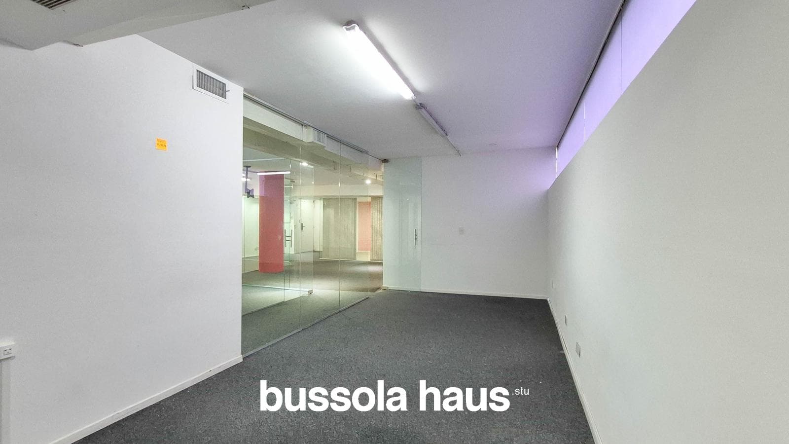 Office for rent on Libertador Avenue in Belgrano, with garage
