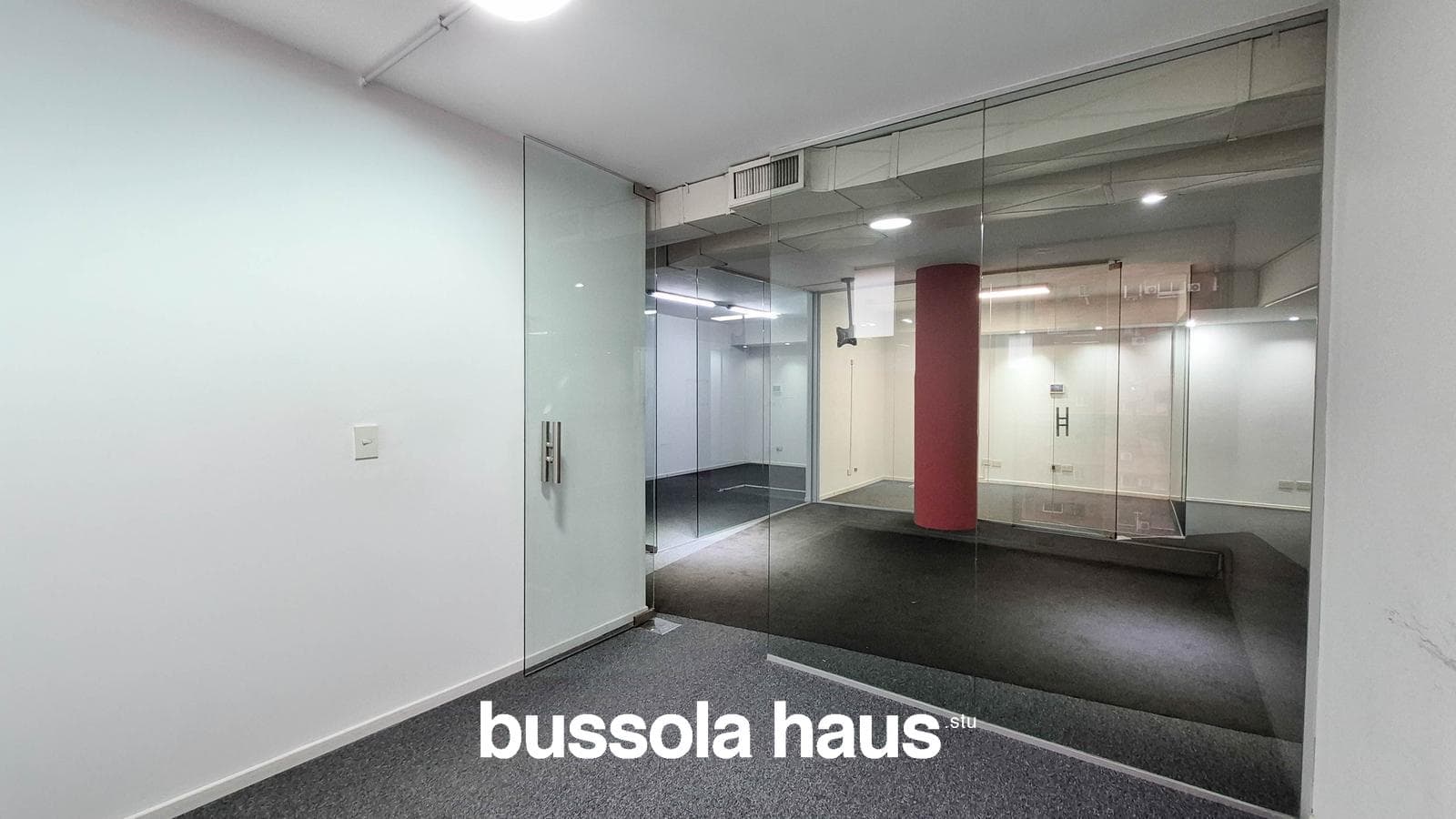 Office for rent on Libertador Avenue in Belgrano, with garage