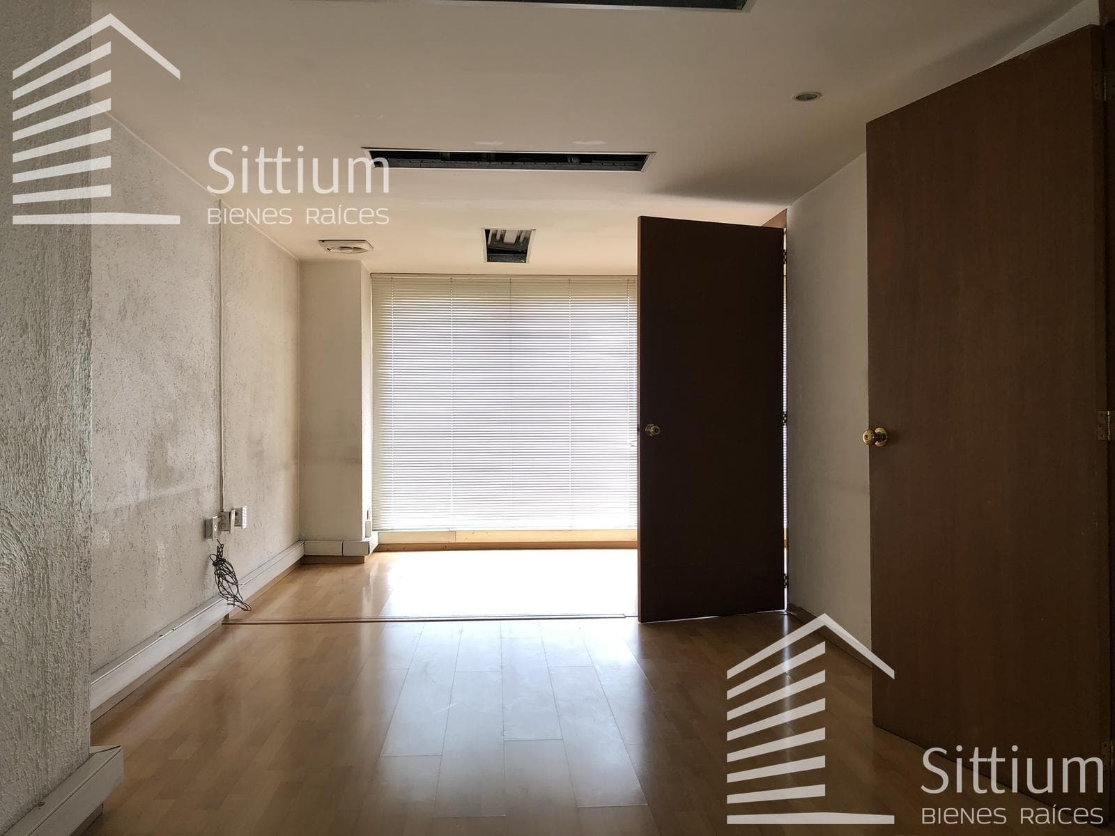 Office for Rent - Insurgentes Sur, 2nd Floor - 220 m2