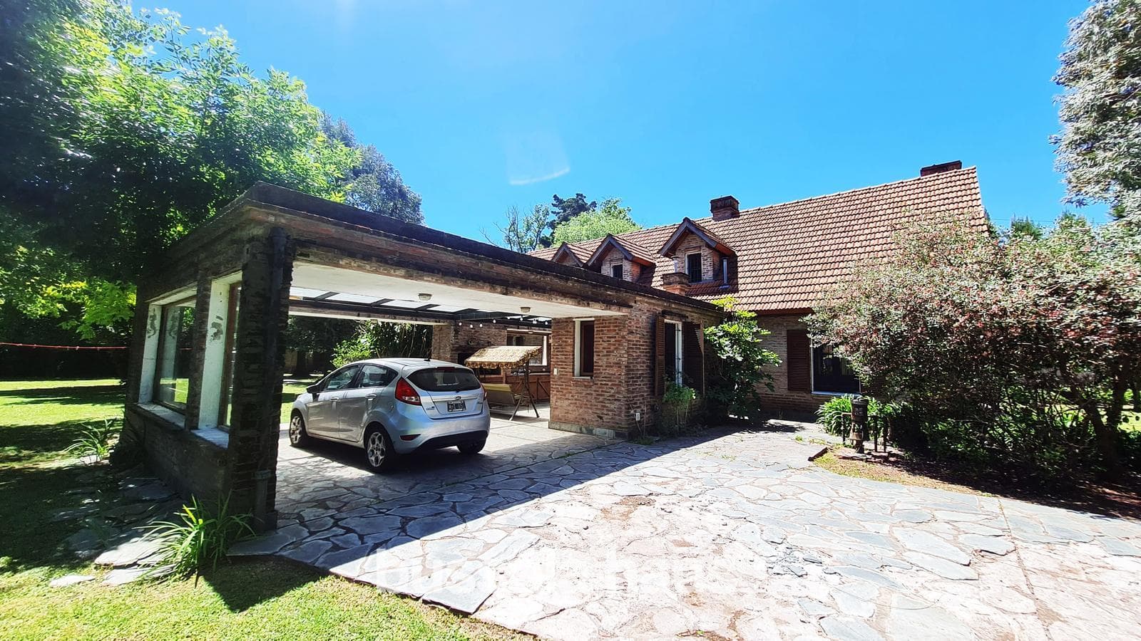 4-Bedroom House for Sale in Pilar