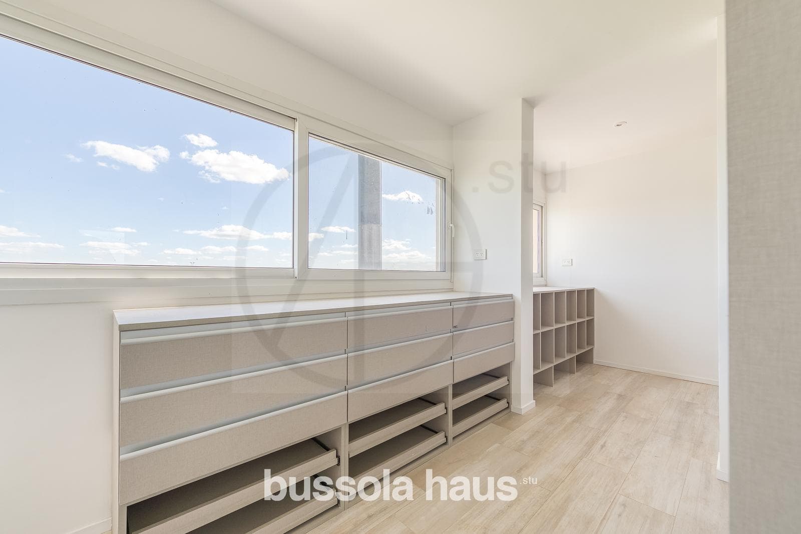 5-Bedroom House for Sale on Lake Costas Puertos Escobar