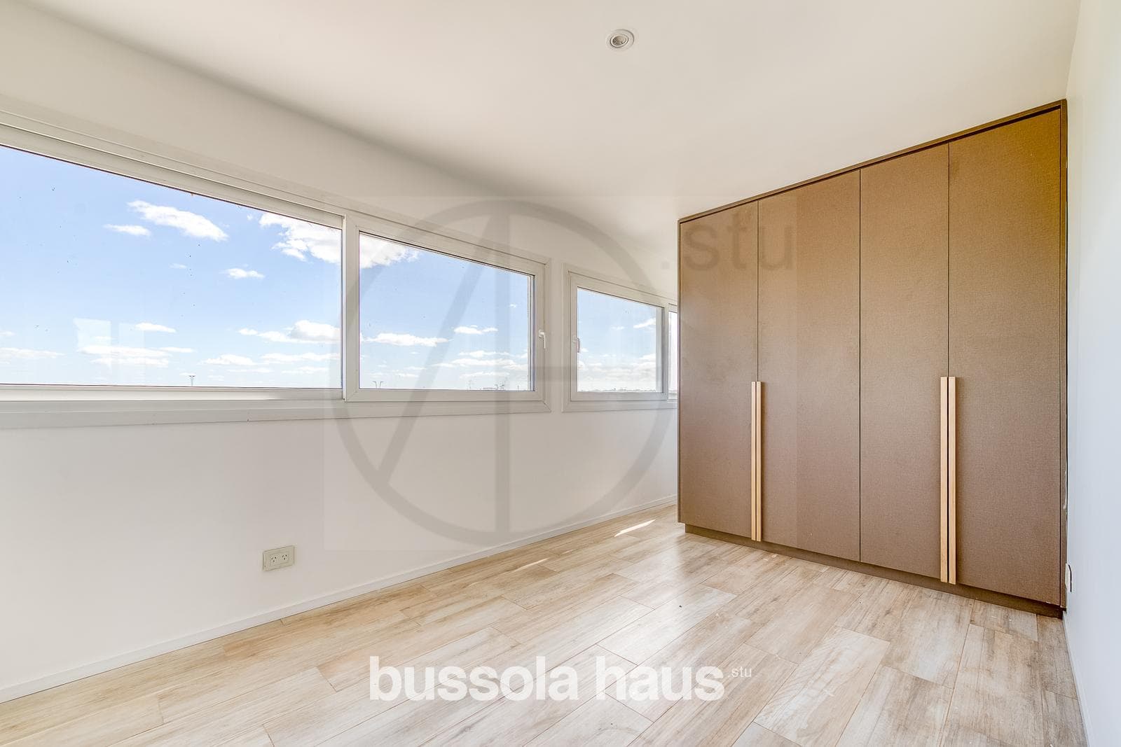 5-Bedroom House for Sale on Lake Costas Puertos Escobar