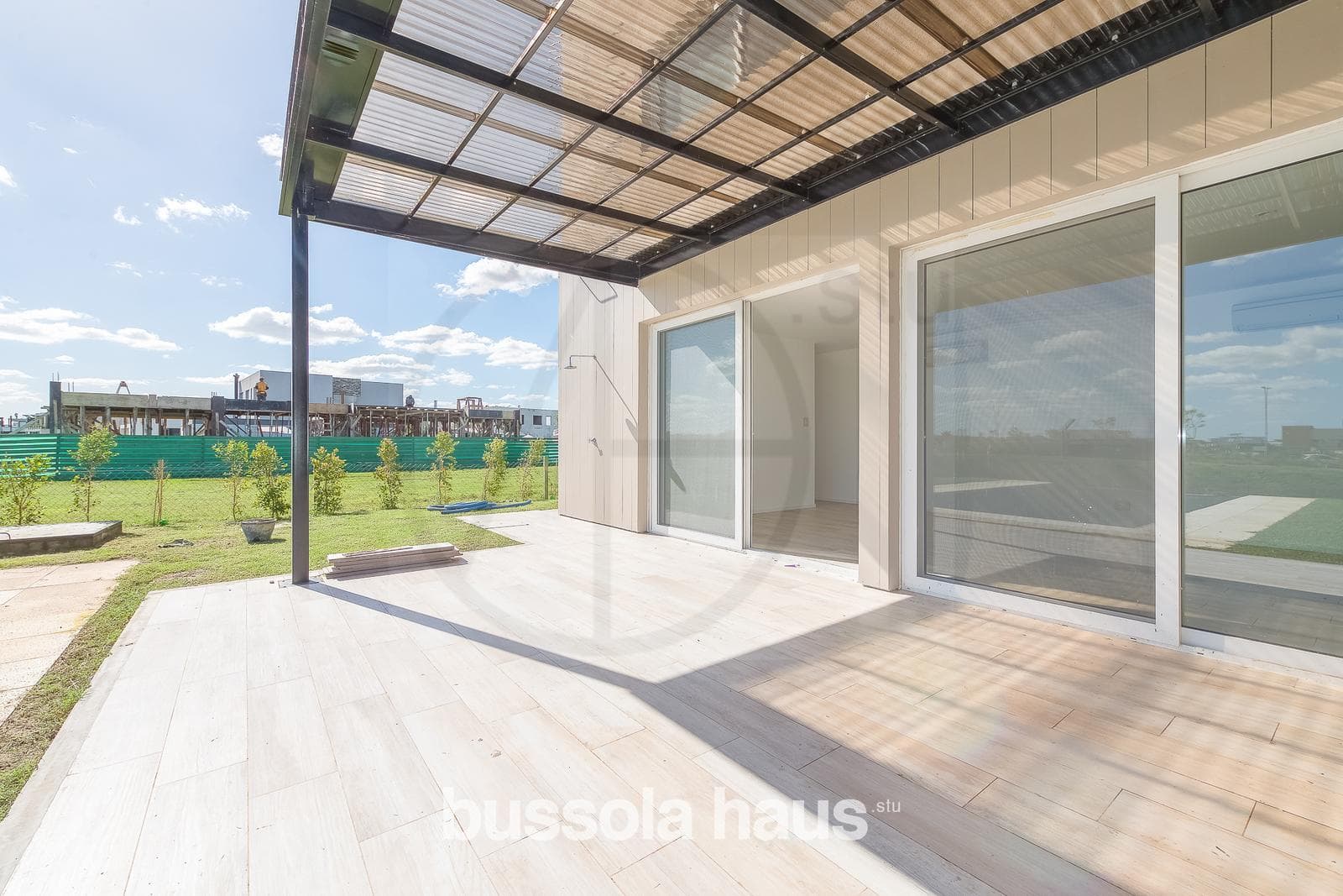 5-Bedroom House for Sale on Lake Costas Puertos Escobar