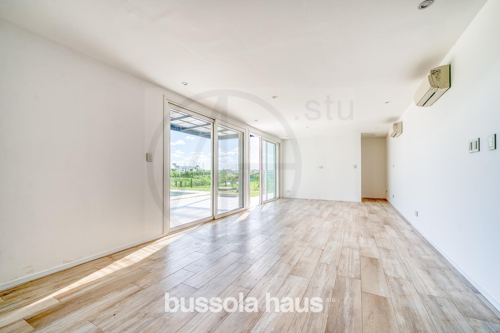 5-Bedroom House for Sale on Lake Costas Puertos Escobar
