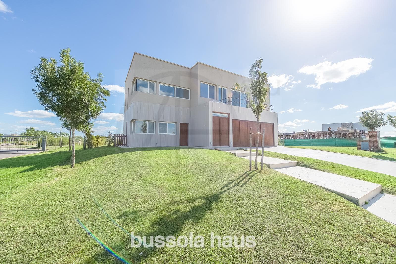5-Bedroom House for Sale on Lake Costas Puertos Escobar