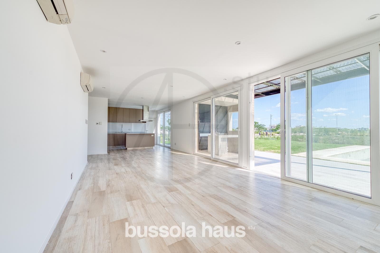5-Bedroom House for Sale on Lake Costas Puertos Escobar