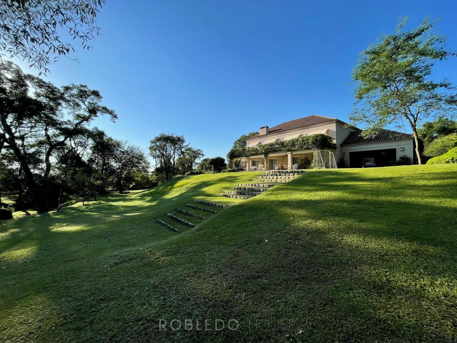 House for sale with 5 bedrooms on one hectare of land in Castellanos, Salta