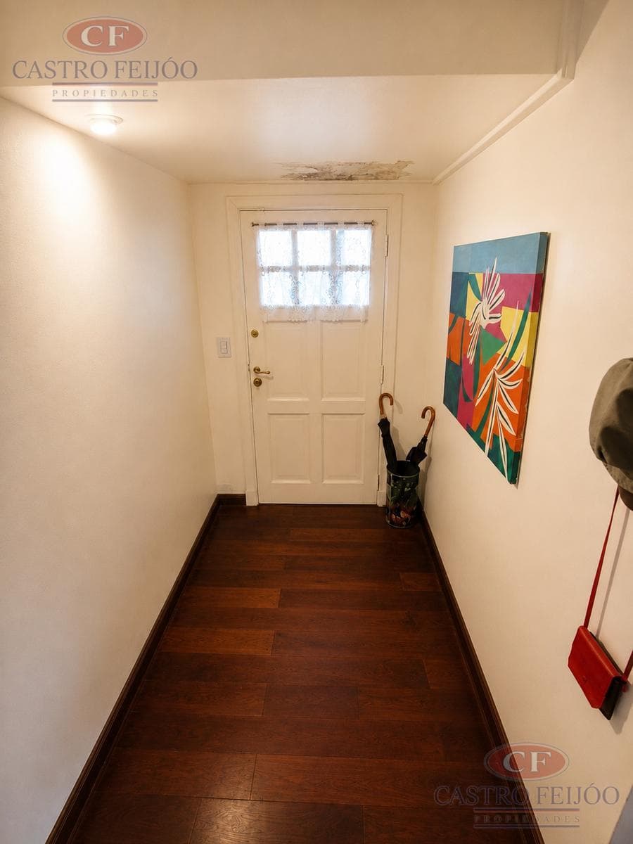 Excellent Villa, 2 Blocks from Downtown La Lucila