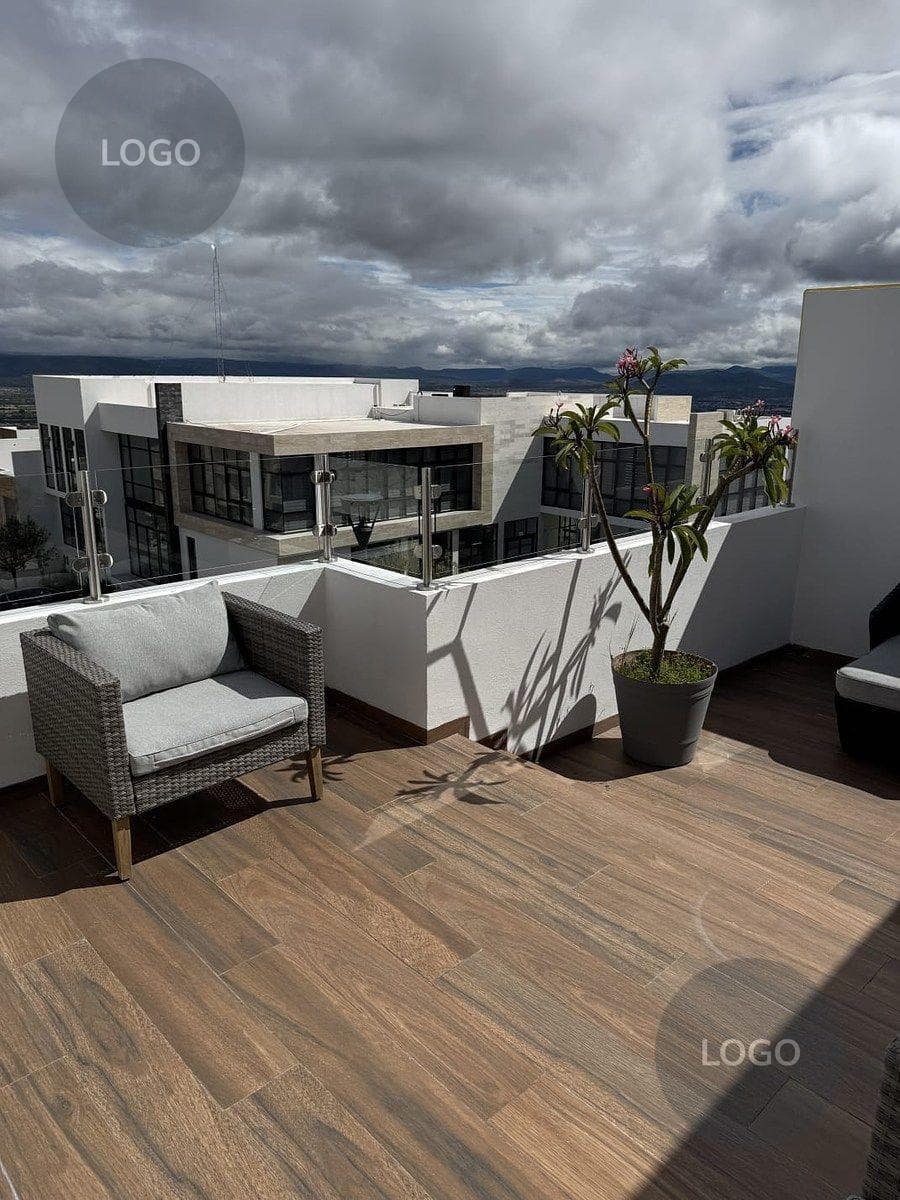 NUEVA ZIBATA House