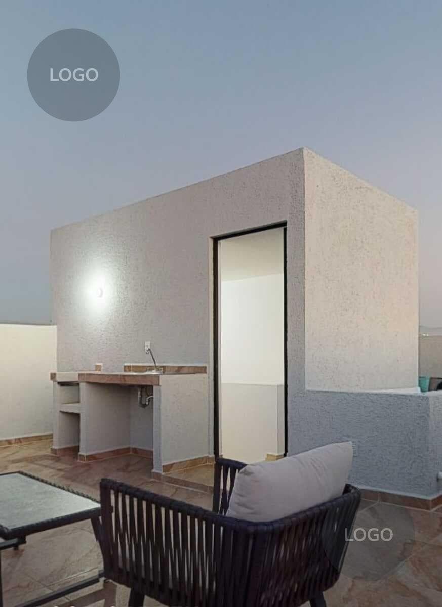 HOUSE WITH A ROOF GARDEN IN ALTOS JURIQUILLA