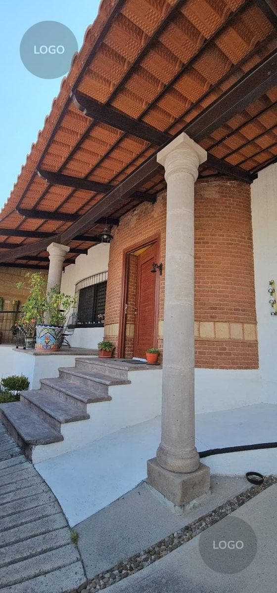 HOUSE IN VISTA REAL