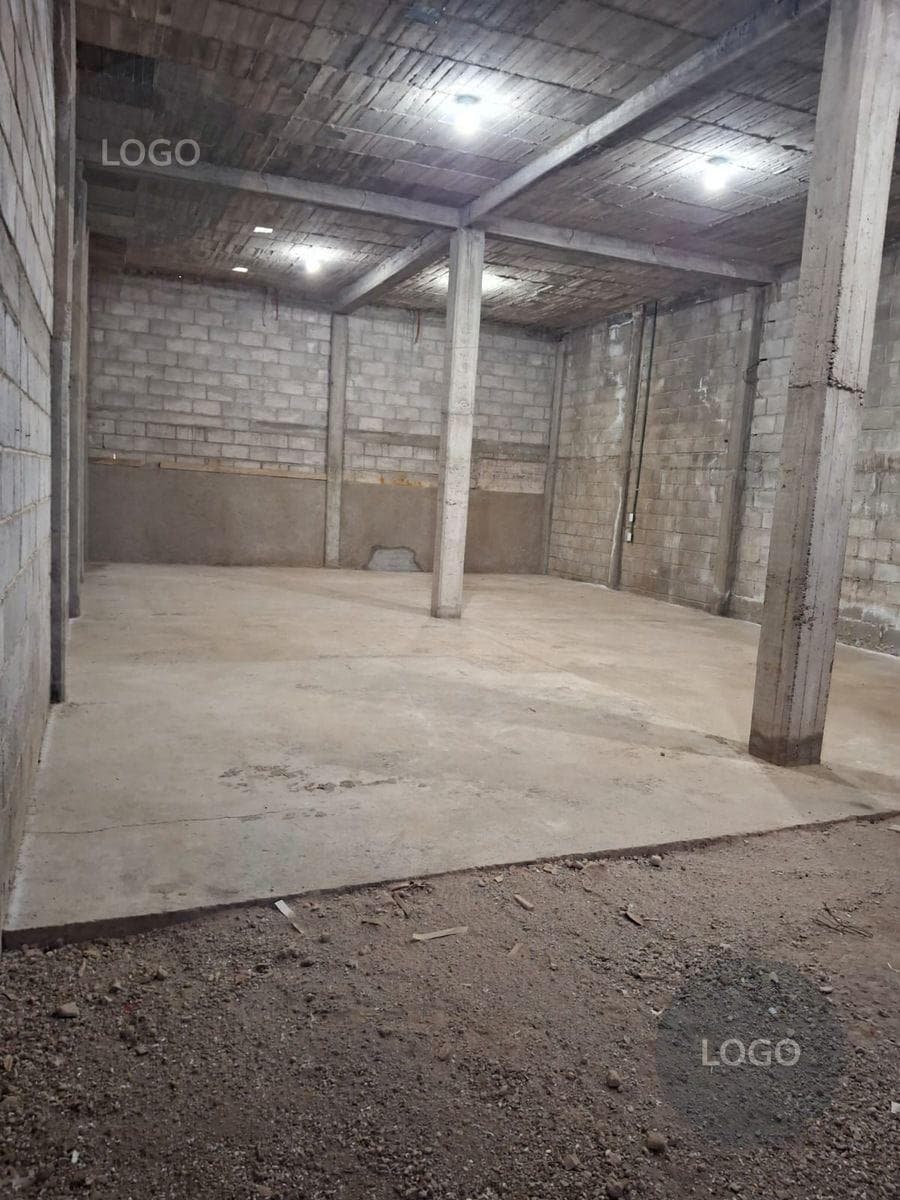 IDEAL SPACE FOR A STORAGE UNIT OR WAREHOUSE FOR RENT