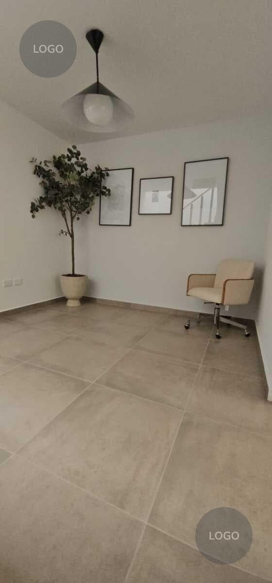 HOUSE IN SENDAS, EL MARQUES RESIDENTIAL COMPLEX
