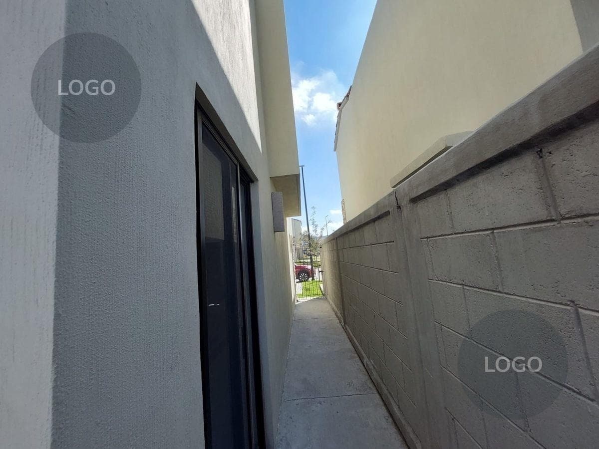 HOUSE FOR SALE IN CAPITAL SUR