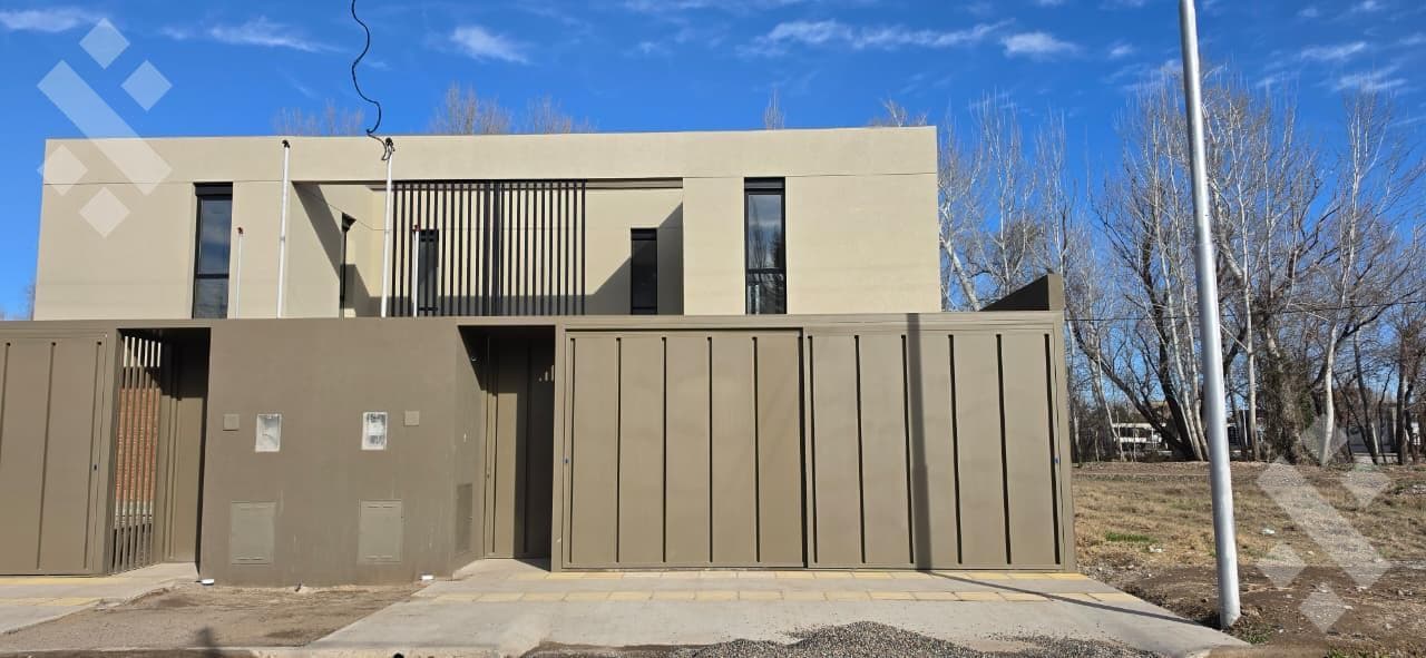 BRAND-NEW 2- OR 3-BEDROOM DUPLEX IN THE AYRES DEL LIMAY NEIGHBORHOOD
