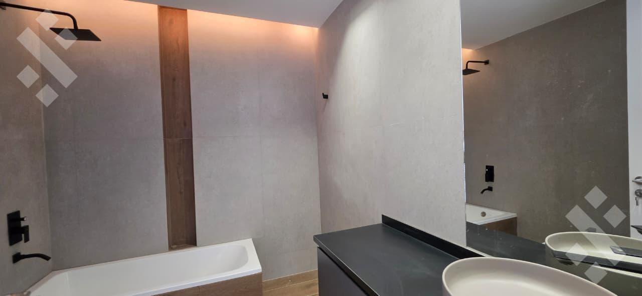 BRAND-NEW 2- OR 3-BEDROOM DUPLEX IN THE AYRES DEL LIMAY NEIGHBORHOOD