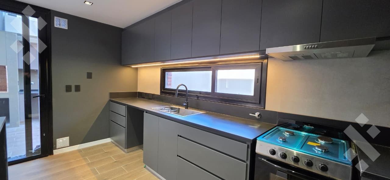 BRAND-NEW 2- OR 3-BEDROOM DUPLEX IN THE AYRES DEL LIMAY NEIGHBORHOOD