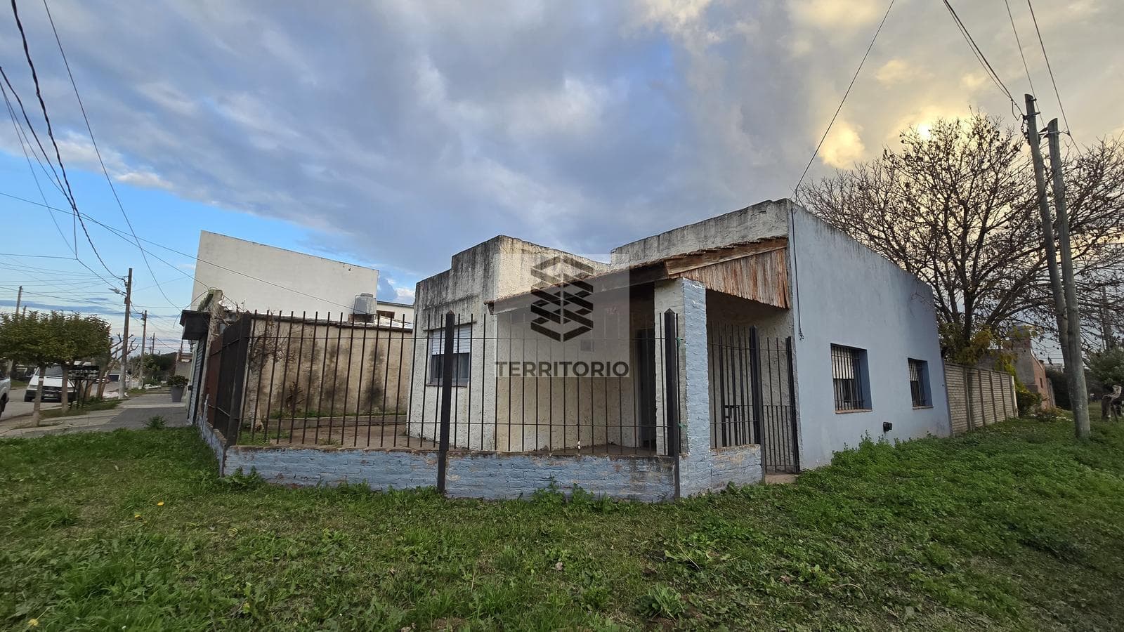 OPPORTUNITY: House for sale in Cañuelas^a—needs renovation