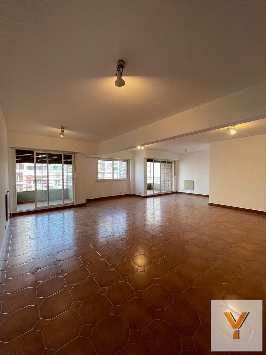 Apartment for Sale - 4 Bedrooms, 3 Bathrooms - 200 m - Belgrano