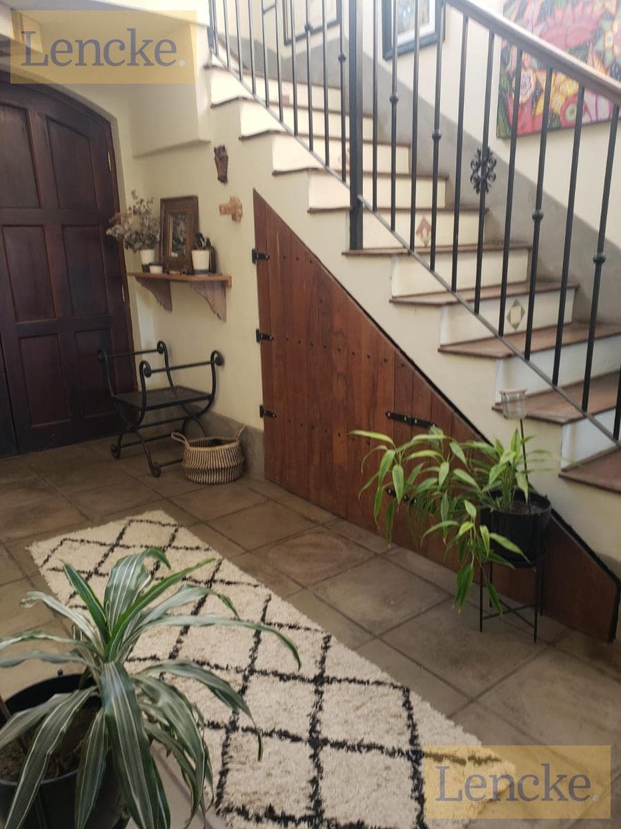 House overlooking the lagoon with unique views, 4 bedrooms, pool, large yard
