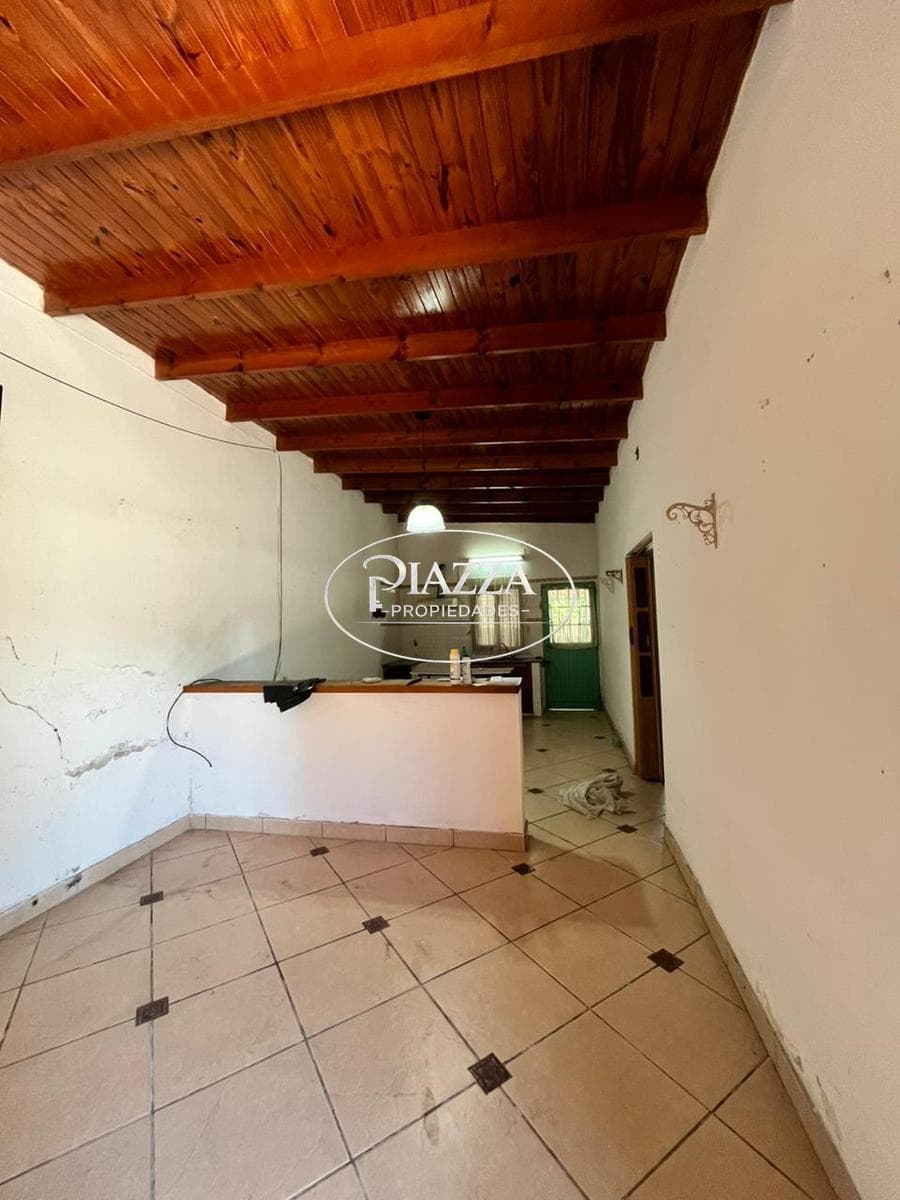 House for sale in Ringuelet - 2 bedrooms, shed, barbecue area, and patio - Calle 511 between 4 and 5