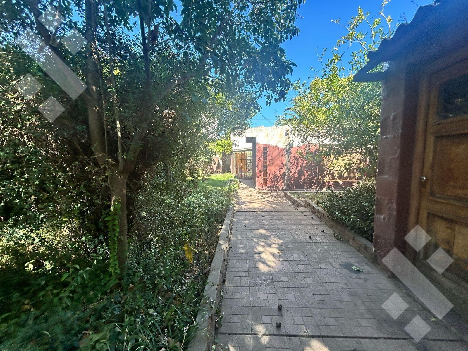 HOUSE FOR SALE IN CENTRO ESTE, NQN