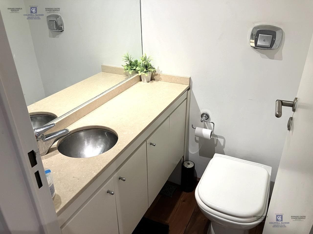 Furnished 2- or 3-bedroom apartment 2 parking spaces in Palermo Chico