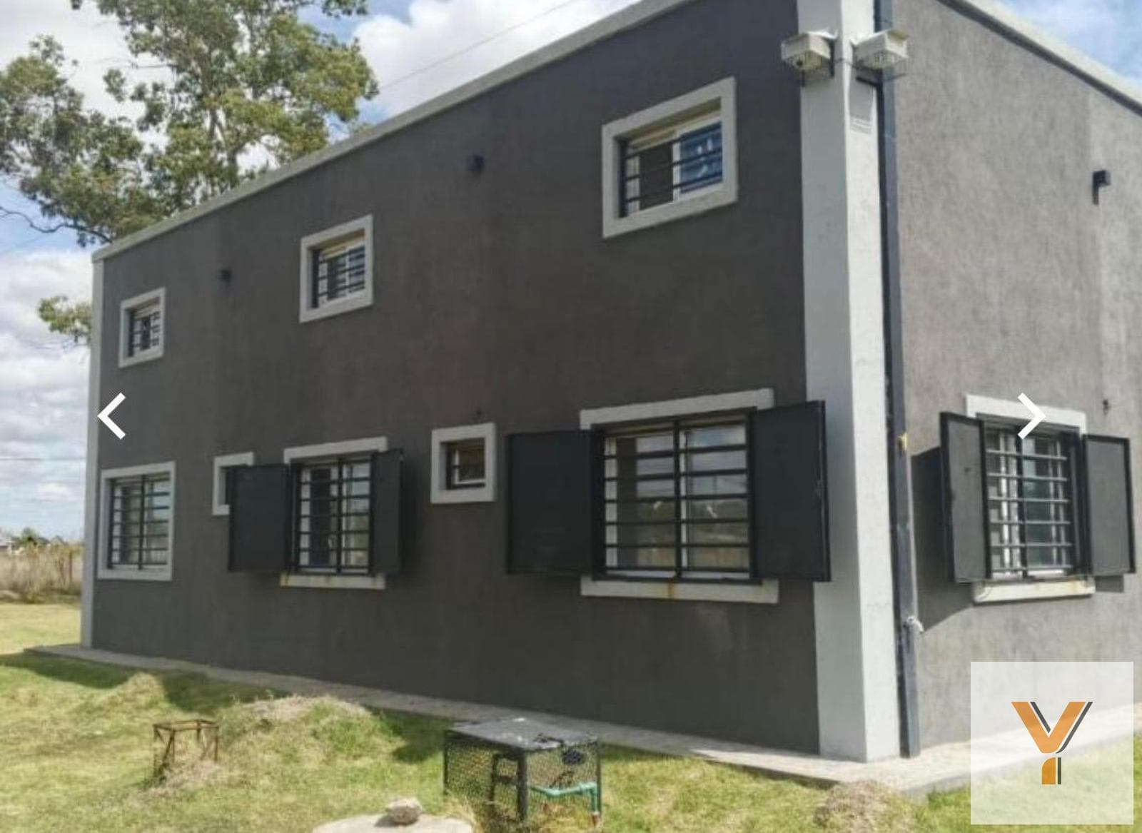 House for Sale - 3 Bedrooms, 3 Bathrooms - 1,880 m² - - Swimming Pool - Coronel Brandsen