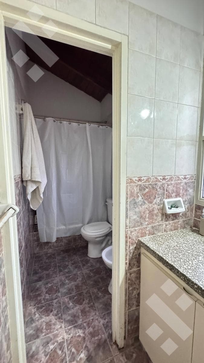 3-BEDROOM HOUSE + COMMERCIAL SPACE FOR SALE - NEUQUÉN