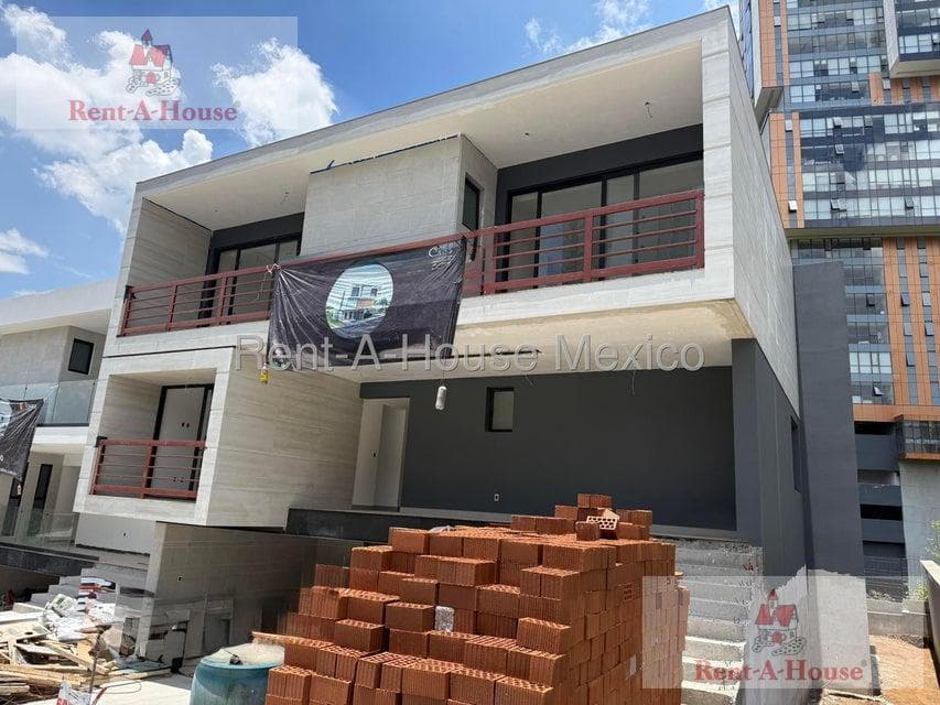 Casa en Venta en Bosque Real, Huixquilucan CR 26-3309.