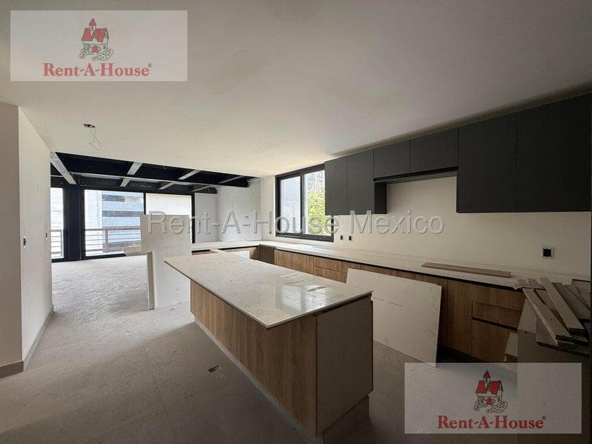 Casa en Venta en Bosque Real, Huixquilucan CR 26-3309.