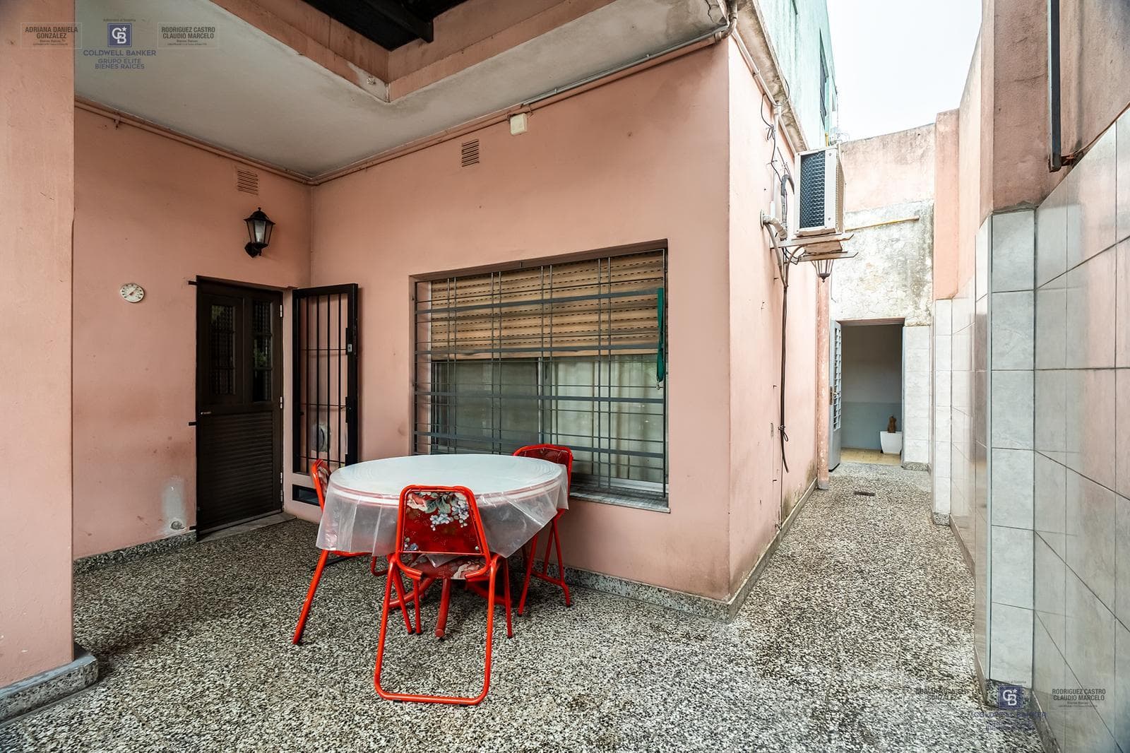 HOUSE FOR SALE IN REMEDIOS DE ESCALADA