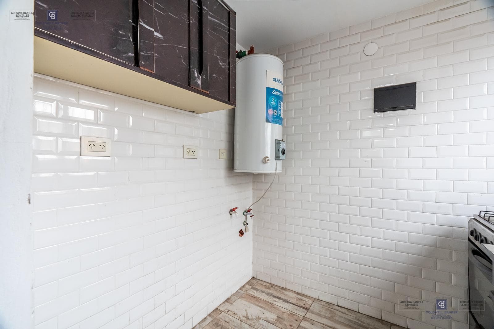 HOUSE FOR SALE IN REMEDIOS DE ESCALADA